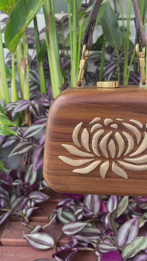 Padma (Teak + Gold)